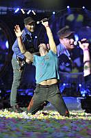 Британские рокеры 'Coldplay' дали концерт на стади