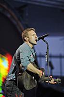 Британские рокеры 'Coldplay' дали концерт на стади
