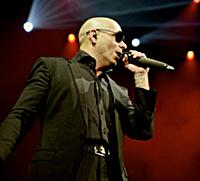 Питбуль (Pitbull) выступил с концертом в Нью-Йорке