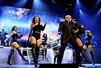 Питбуль (Pitbull) выступил с концертом в Нью-Йорке