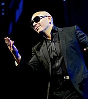 Питбуль (Pitbull) выступил с концертом в Нью-Йорке