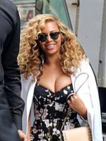 Beyonce Knowles arrives at her modtown office in N