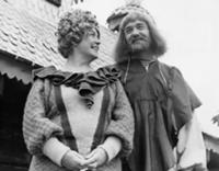 Кадры из фильма 'На златом крыльце сидели', СССР, 