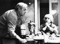 Кадр из фильма 'Красная стрела', СССР, 1986. На фо