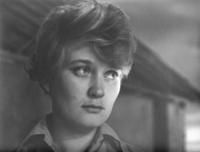 Кадр из фильма 'Последний хлеб', СССР, 1963. На фо