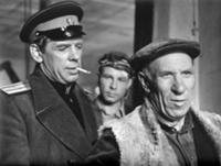 Кадр из фильма 'Последний хлеб', СССР, 1963. На фо