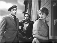 Кадр из фильма 'Последний хлеб', СССР, 1963. На фо