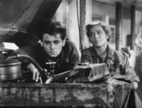 Кадр из фильма 'Дорога уходит вдаль', СССР, 1959. 