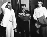Кадр из фильма 'На острие меча', СССР, 1986. На фо