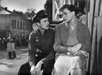 Кадр из фильма 'Город зажигает огни', СССР, 1958. 
