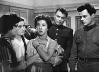 Кадр из фильма 'Город зажигает огни', СССР, 1958. 