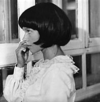 Кадр из фильма 'Школьный вальс', СССР, 1977. На фо