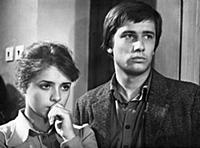 Кадр из фильма 'Школьный вальс', СССР, 1977. На фо