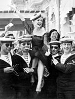 Chic American film actress Mitzi Gaynor is a smash