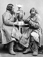 Russian tea from the samovar
carte-de-visite phot