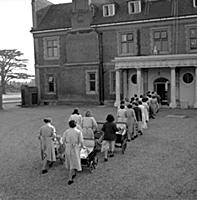 Feeding time
©2006 TopFoto/Ken Russell
Photo by 