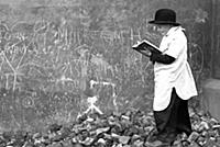 Holy Writ
©2006 TopFoto/Ken Russell
Photo by Ken