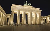 Germany, Berlin, Mitte, Brandenburg Gate in Parise
