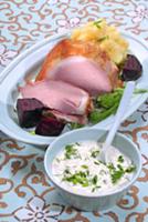 Свиной окорок с картофельно-лимонным пюре и печено
