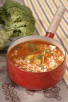 Томатный суп с рисом и брокколи