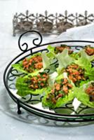 Салатные 'лодочки' с курицей