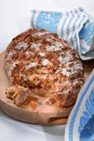 Хлеб с курагой и орехами