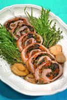 Свиной рулет с грибной начинкой