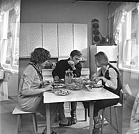 Кадр из фильма: «Москва слезам не верит», 1981. На