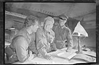 Кадры из фильма «Живые и мертвые», 1 серия (1963).