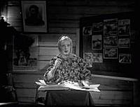 Кадр из фильма «Свинарка и пастух», (1941). На фот