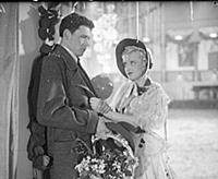 Кадр из фильма «Любимая девушка», (1940). На фото: