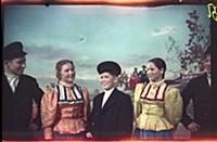 Кадр из фильма «Весенние голоса», (1955).