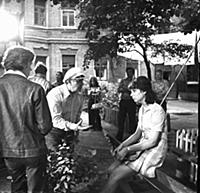 Съемки фильма «Портрет с дождем», (1977). На фото: