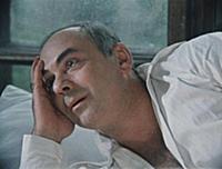 Кадр из фильма: 'Покровские ворота', (1982). На фо