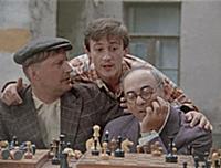 Кадр из фильма: 'Покровские ворота', (1982). На фо