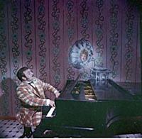 Кадр из фильма «Маяковский смеется», (1975). На фо