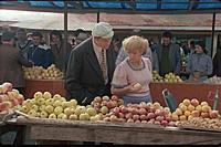Кадр из фильма «Любовь и голуби», (1984). На фото:
