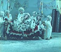 Кадр из фильма «Мама», (1976).
