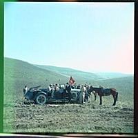 Кадр из фильма «Свой среди чужих, чужой среди свои