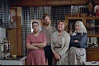 Кадр из фильма «Любовь и голуби». На фото: Наталья