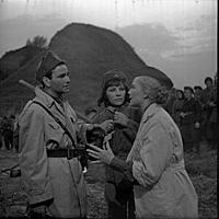Кадр из фильма «Они шли на Восток», (1964). На фот