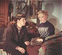 Кадр из фильма «Испытание верности», (1954). На фо