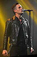 Брендон Флауэрс на концерте «The Killers»
