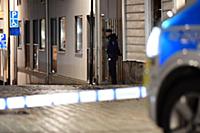 Полиция обезвреживает взрывное устройство, обнаруж