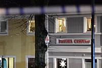 Полиция обезвреживает взрывное устройство, обнаруж