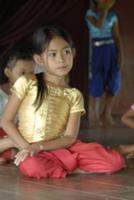 Ученицы школы национальных танцев Аспар 'Apsara Ar