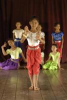 Ученицы школы национальных танцев Аспар 'Apsara Ar