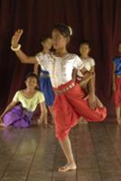 Ученицы школы национальных танцев Аспар 'Apsara Ar