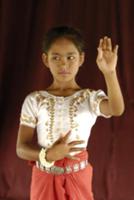 Ученицы школы национальных танцев Аспар 'Apsara Ar