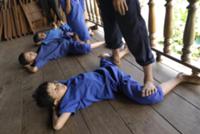 Ученицы школы национальных танцев Аспар 'Apsara Ar